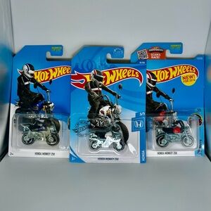 Hot Wheels Honda Lot Of 3x - Monkey Z50 Blue & Red & White 5/5 Motorcycle w/ MC3
